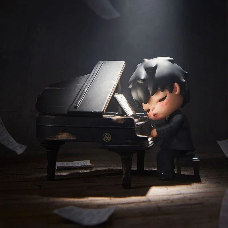 Hirono The Pianist Figure - POP BOX