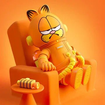 MEGA SPACE MOLLY 400% Garfield PVC Figure - POP BOX