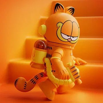 MEGA SPACE MOLLY 400% Garfield PVC Figure - POP BOX