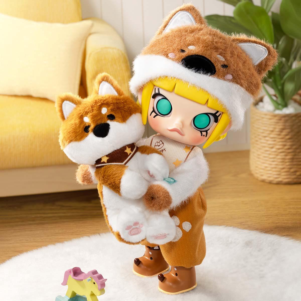 MOLLY Hugging 1/8 Action Figure - POP BOX
