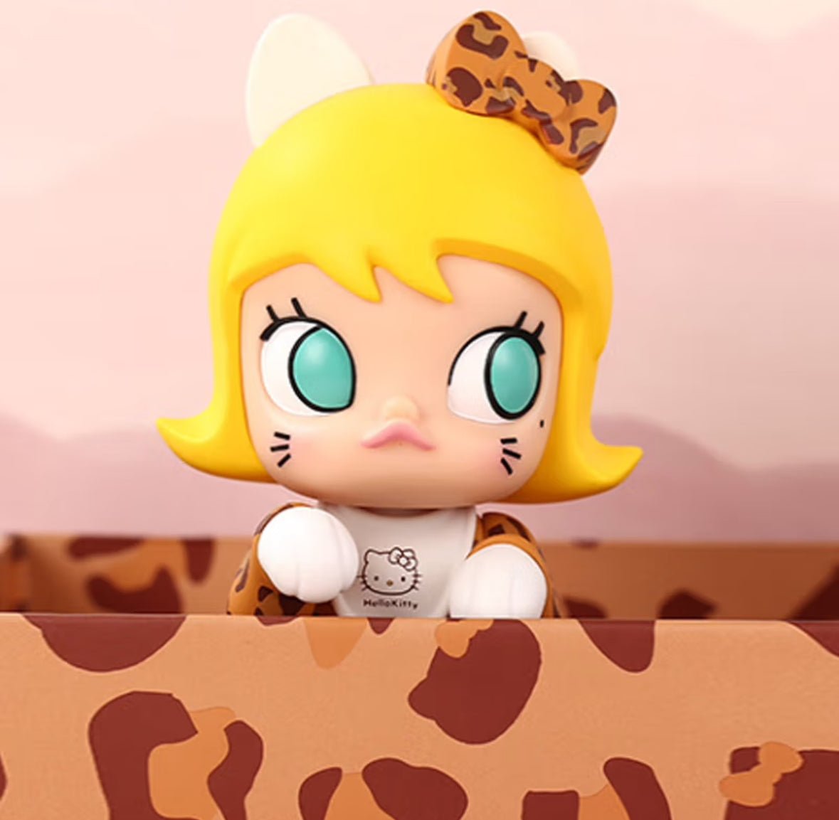 MOLLY x HELL0 KITTY (Exclusive Collector's Edition) (PRE - ORDER) - POP BOX
