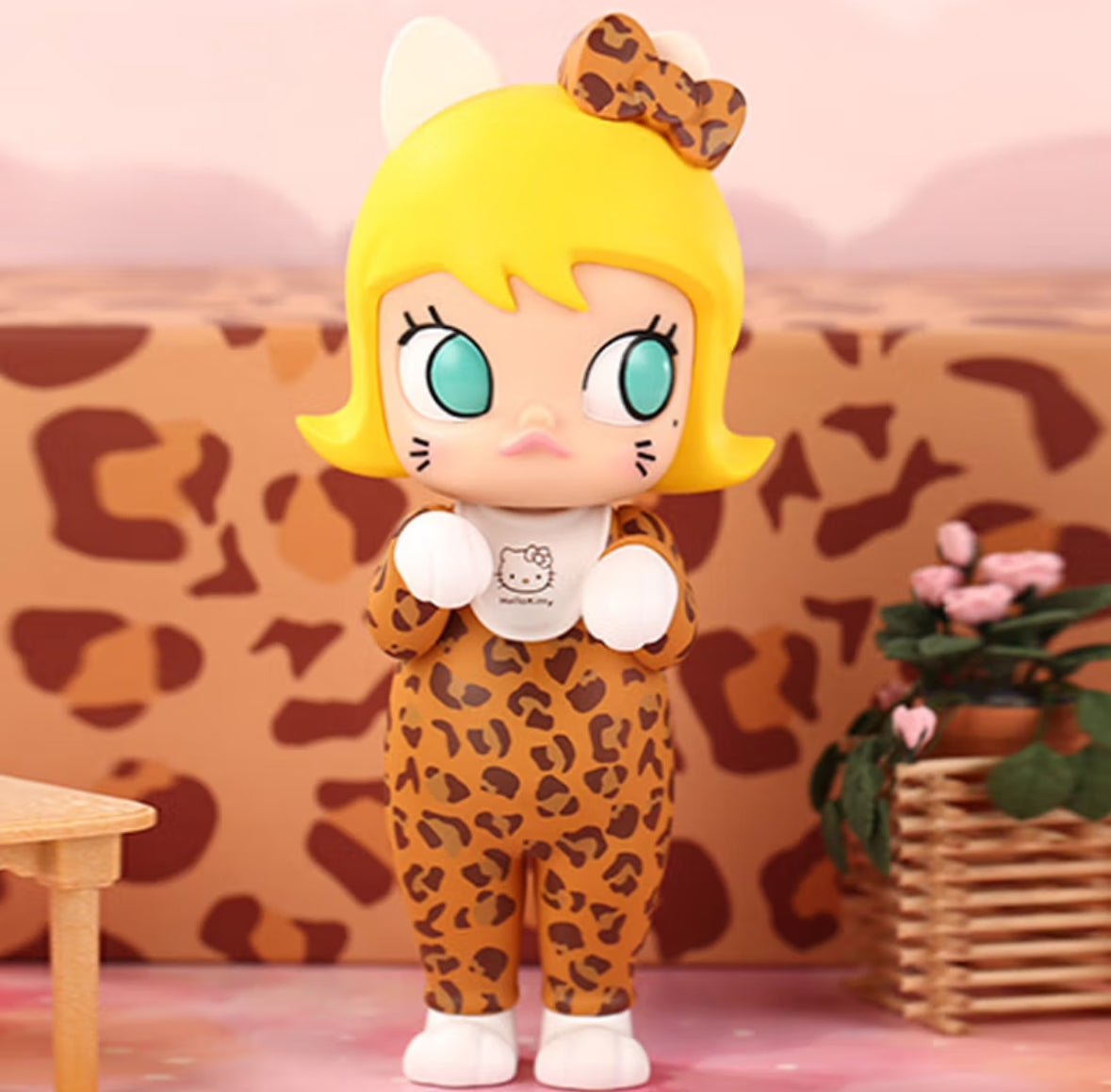 MOLLY x HELL0 KITTY (Exclusive Collector's Edition) (PRE - ORDER) - POP BOX