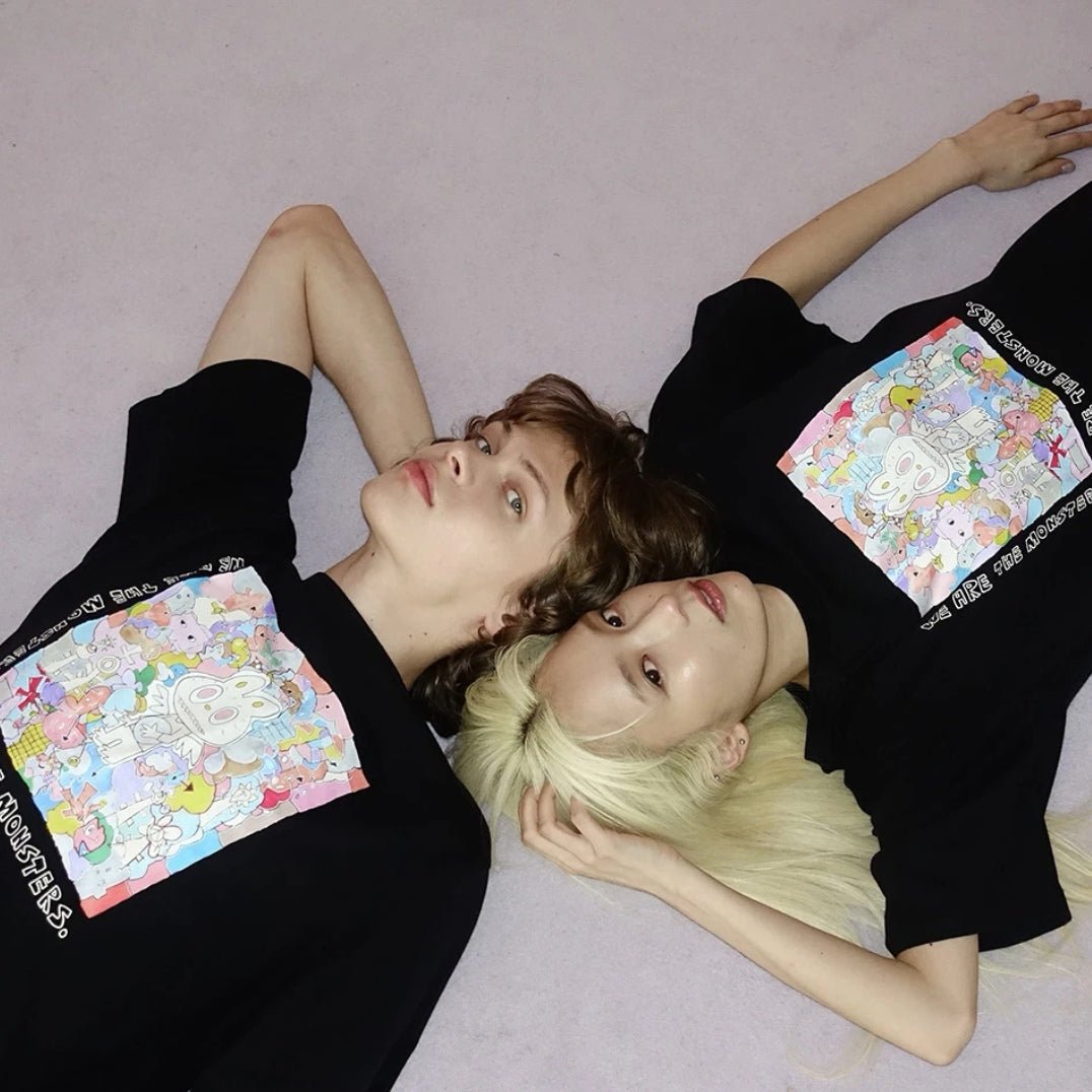 POP MART UT Graphic T-Shirt | THE MONSTERS LABUBU BLACK - POP BOX