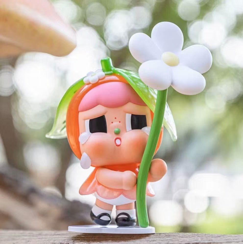 popmart crybaby little crying daisy pendant - POP BOX