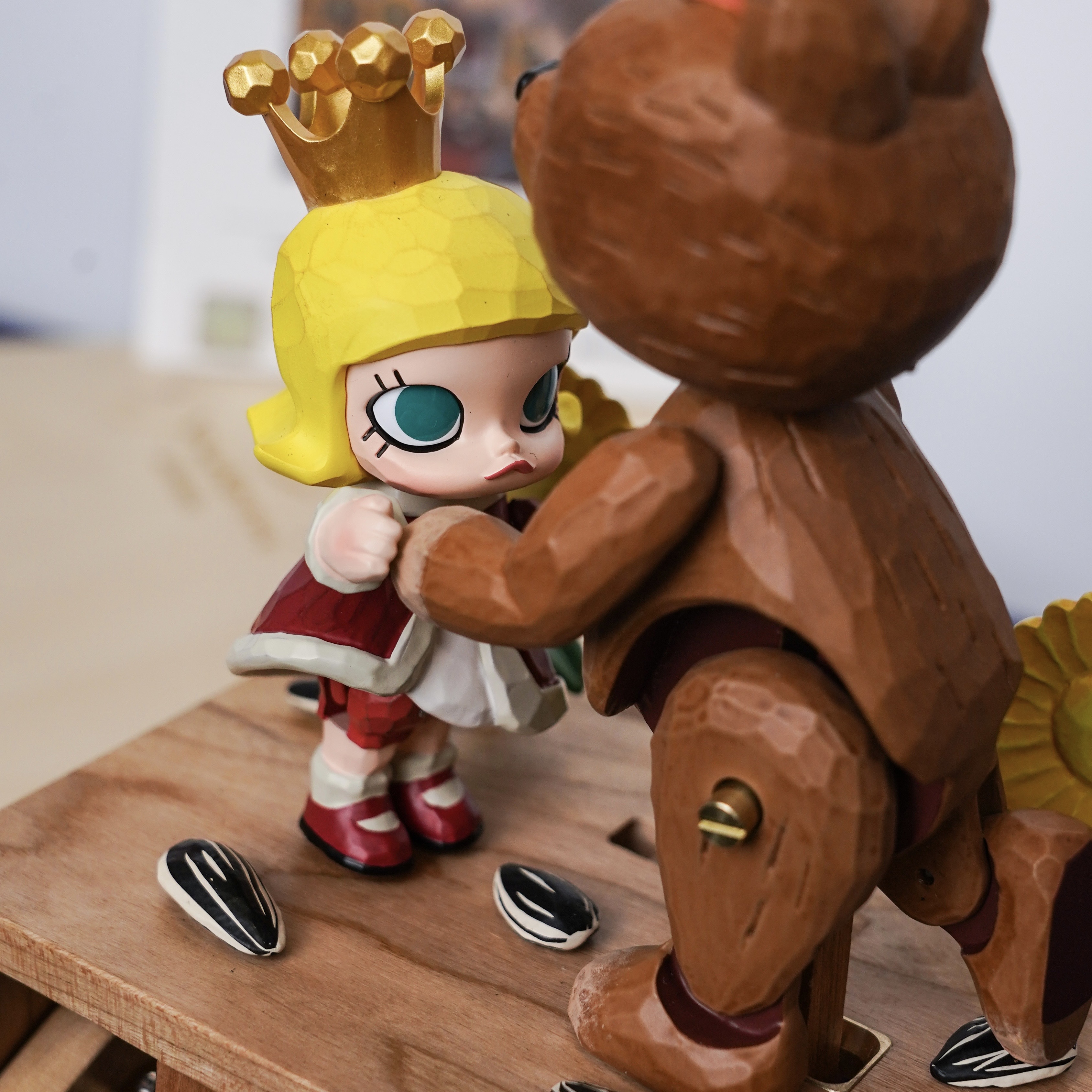 MOLLY Dancing with the bear 20th Anniversary Exhibition Limited Edition Figure - POPBOXSS