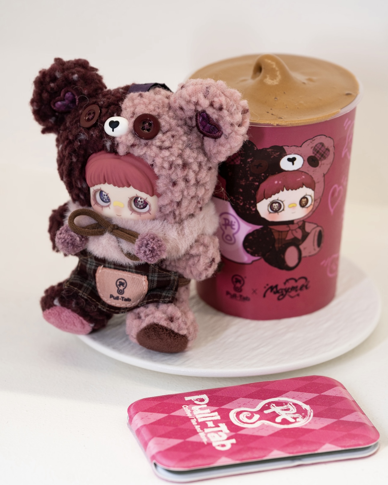 Pull Tab x MAYMEI Barista Vinyl Plush Keychain Set（Doll + bag + pocket mirror）Limited to 1000 pieces worldwide(PRE ORDER) - POPBOXSS