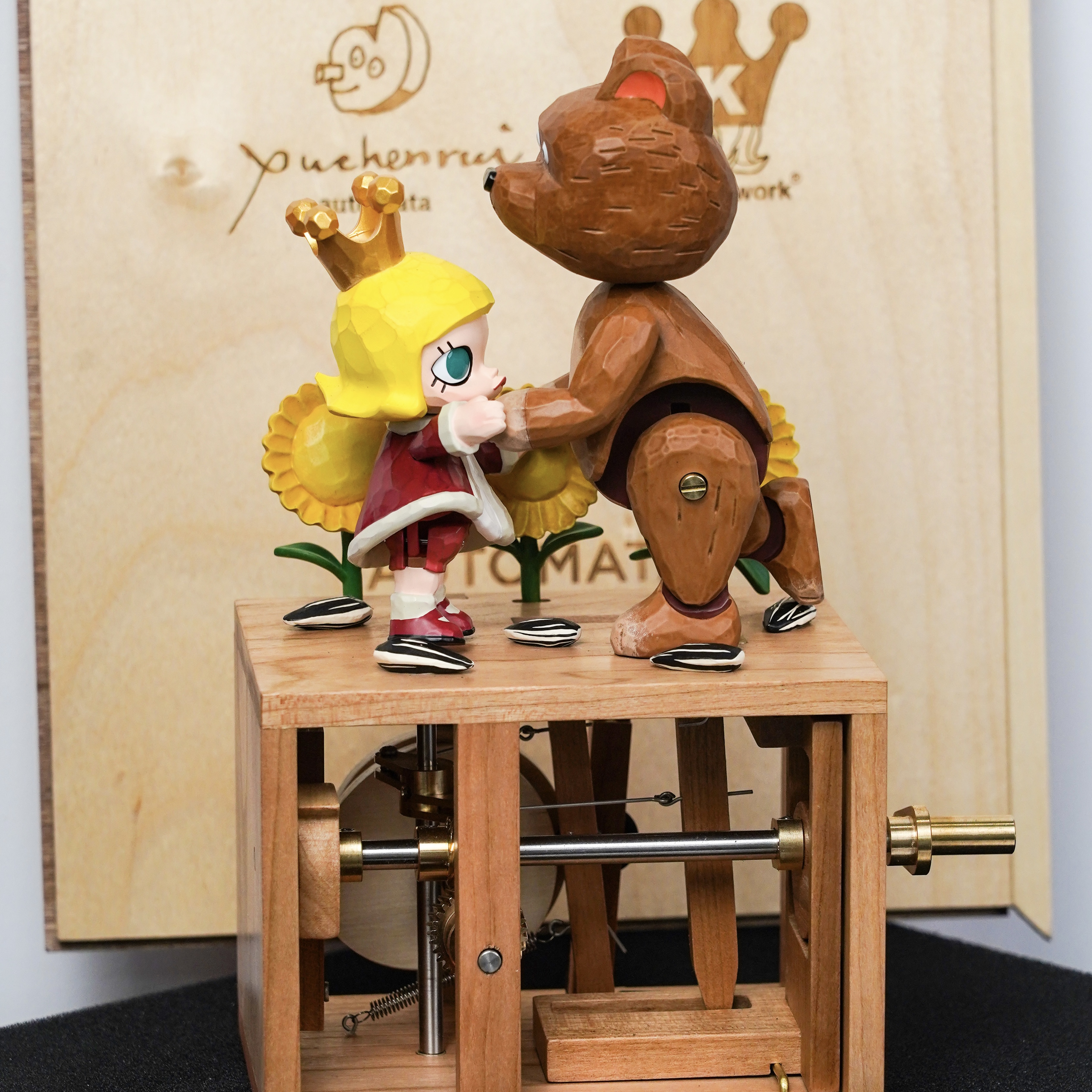 MOLLY Dancing with the bear 20th Anniversary Exhibition Limited Edition Figure - POPBOXSS