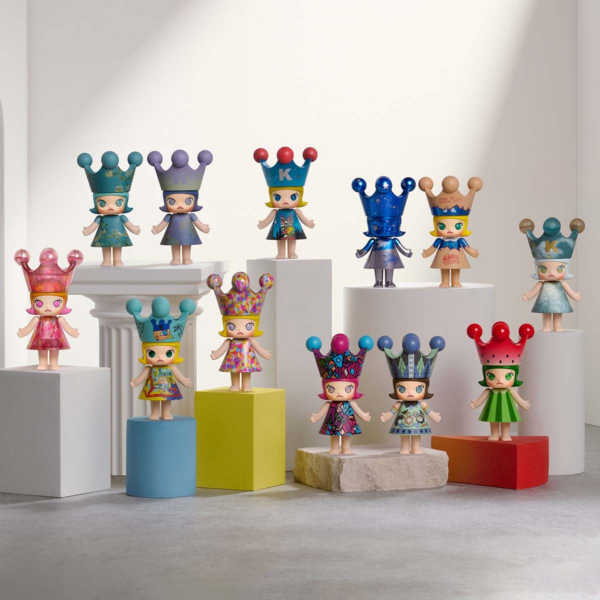 POPMART MEGA ROYAL MOLLY 100% Series 1 BLIND BOX(PRE ORDER) - POPBOXSS