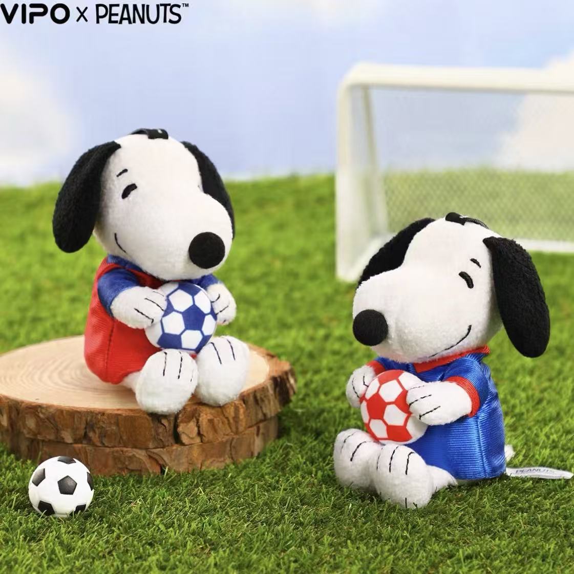 VIPO × PEANUTS Snoopy Football Series Plush Pendant Blind Box - POPBOXSS