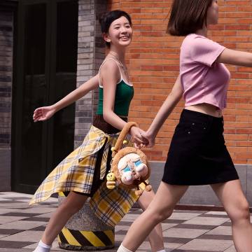 CRYBABY Crying Again Series-Big Head Bag(I'll Bring You a Flower) - POPBOXSS