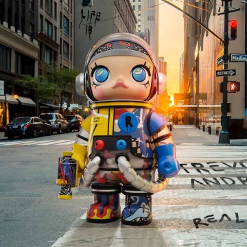 MEGA SPACE MOLLY 1000%Trevor Andrew - POPBOXSS