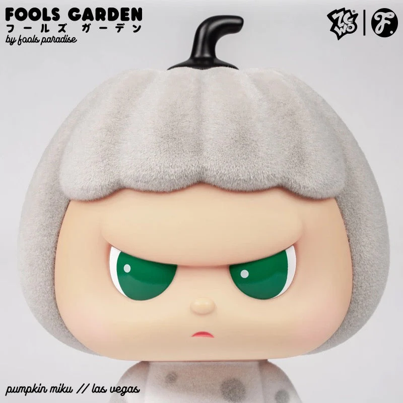 ZCWO Gray flocked pumpkin girl figure - POPBOXSS
