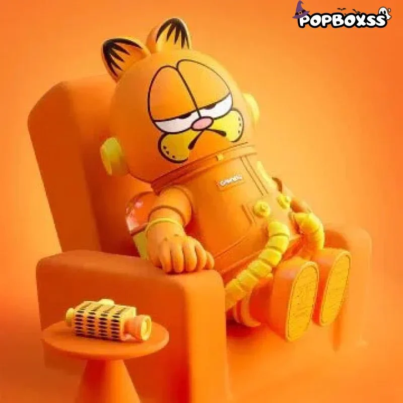 MEGA SPACE MOLLY 400% Garfield PVC Figure - POPBOXSS