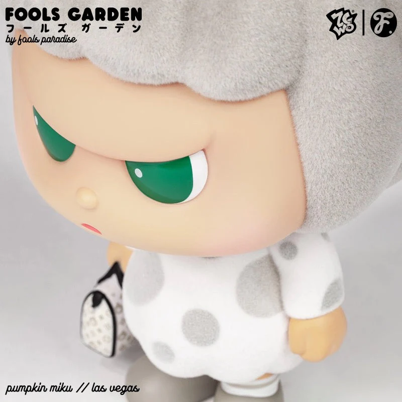 ZCWO Gray flocked pumpkin girl figure - POPBOXSS