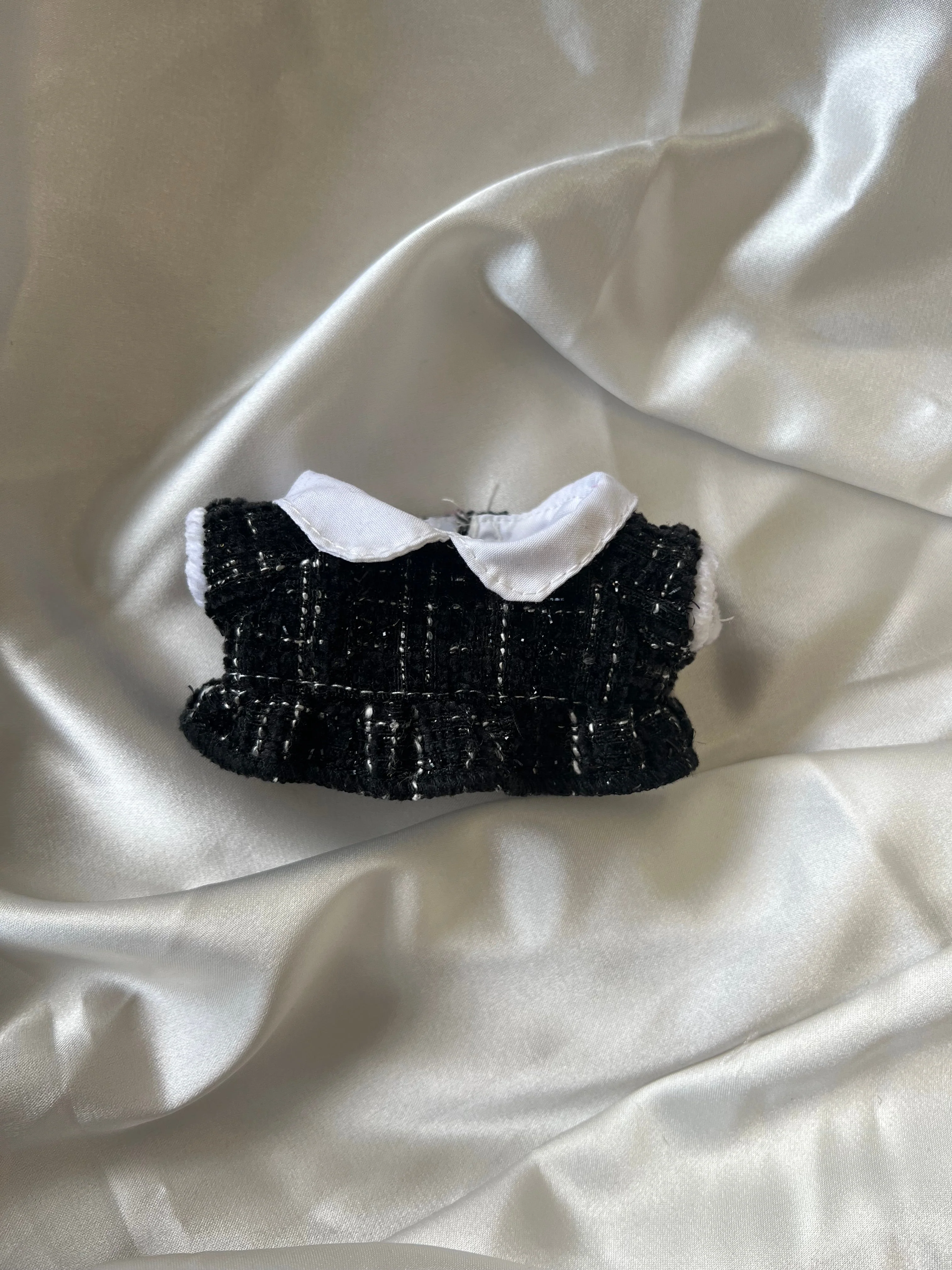 Labubu Tweed Elegance Set - Black Pearl Bow & Gold Brooch Detail - POPBOXSS