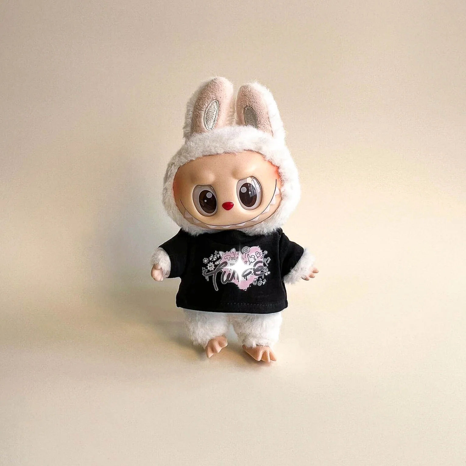 Labubu Pink Signal Idol Tee Outfit — With Mini Fan Lightstick (2 Items) - POPBOXSS