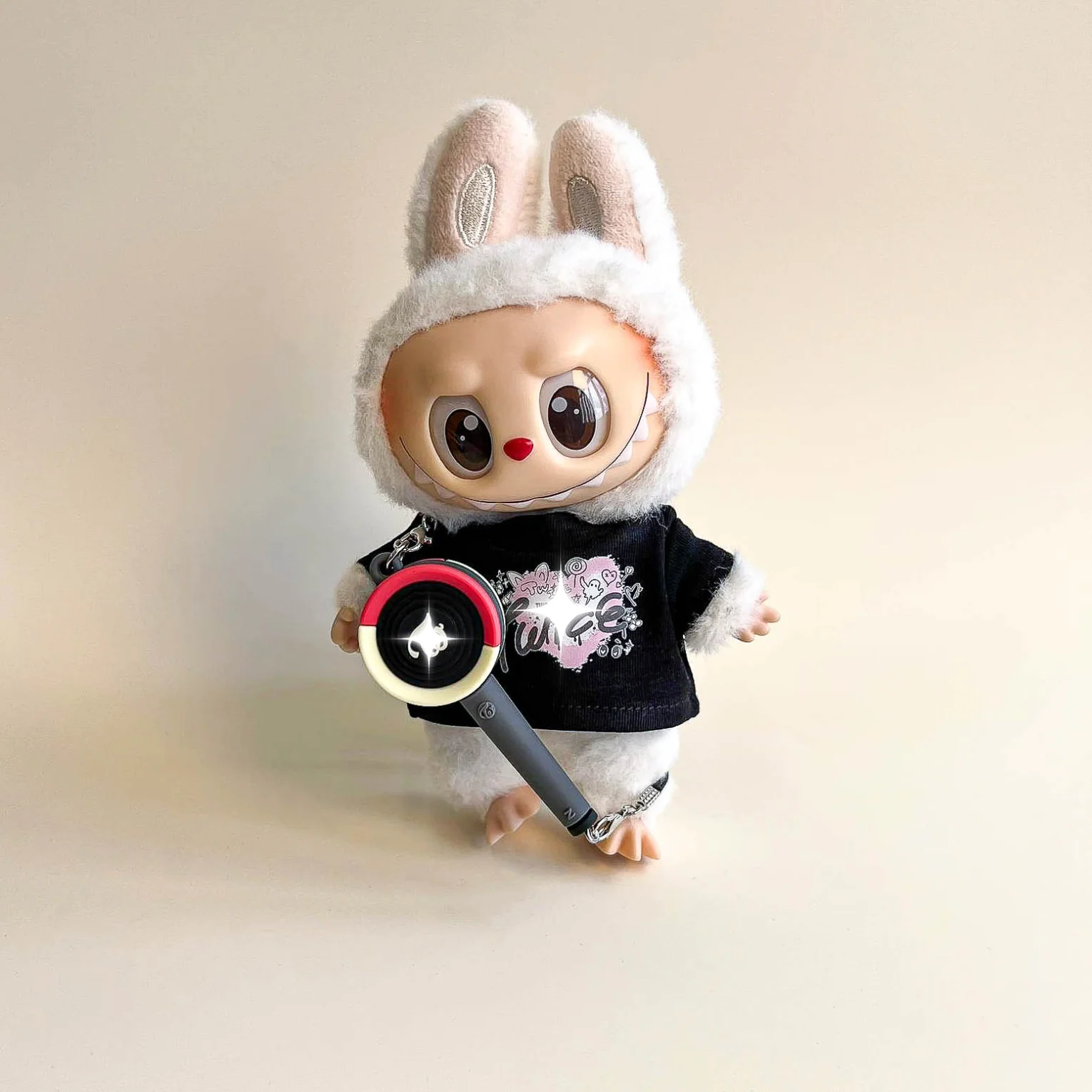 Labubu Pink Signal Idol Tee Outfit — With Mini Fan Lightstick (2 Items) - POPBOXSS