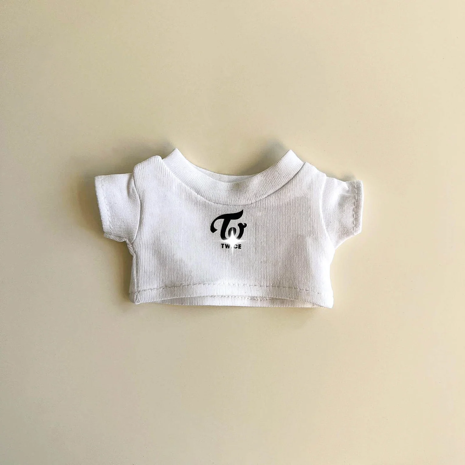 Labubu Pink Signal Idol Tee Outfit — With Mini Fan Lightstick (2 Items) - POPBOXSS