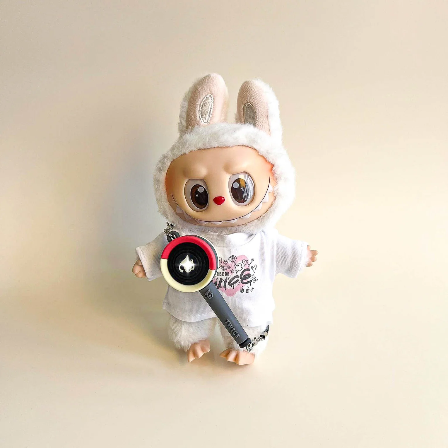 Labubu Pink Signal Idol Tee Outfit — With Mini Fan Lightstick (2 Items) - POPBOXSS