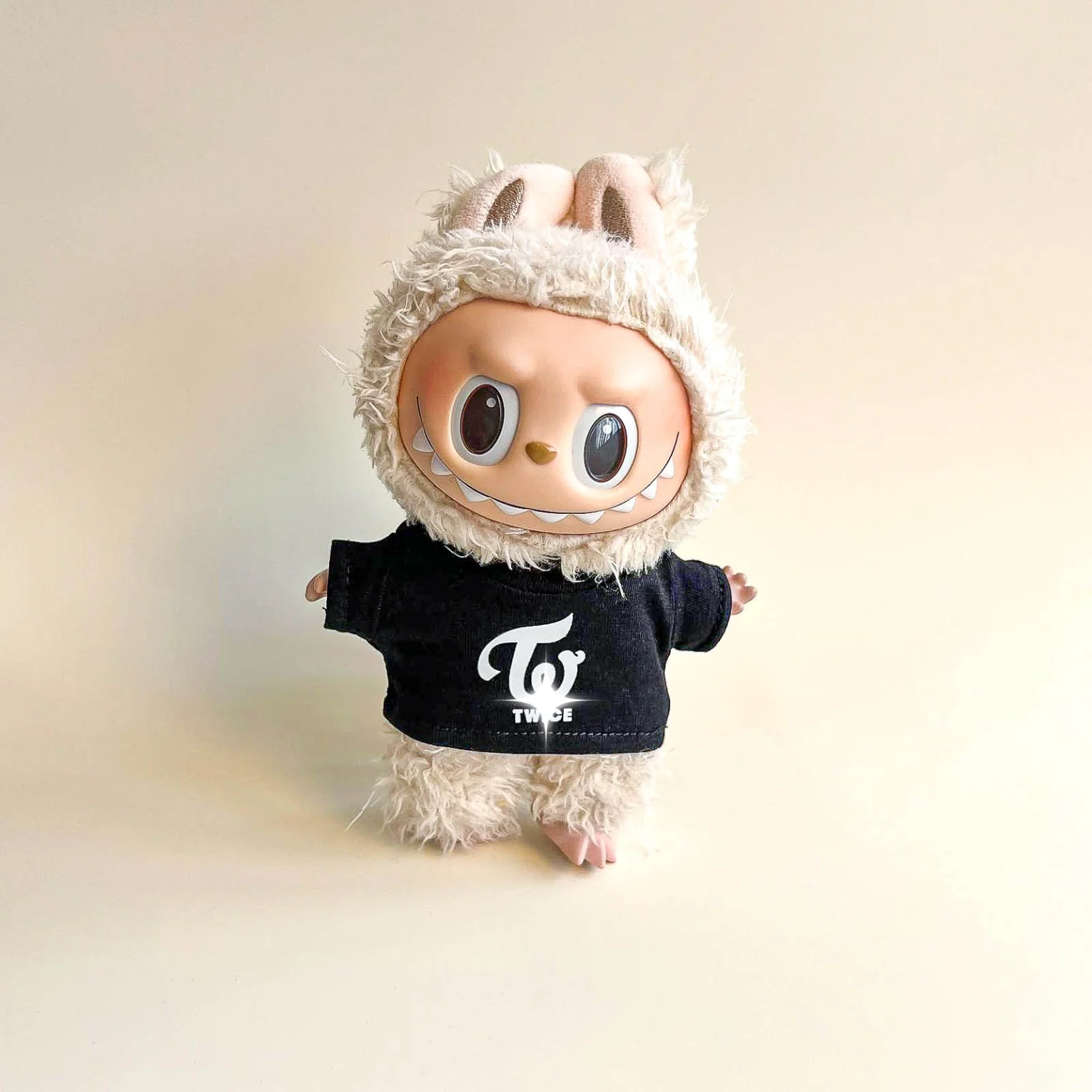 Labubu Pink Signal Idol Logo Tee Outfit (Black & White) — With Mini Fan Lightstick (2 Items) - POPBOXSS