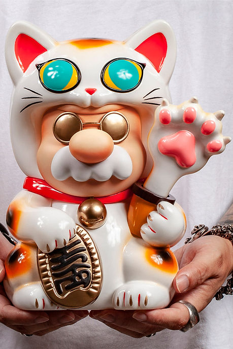 SUPER PROFESSIONAL ESSENTIAL // MANEKINEKO - POPBOXSS