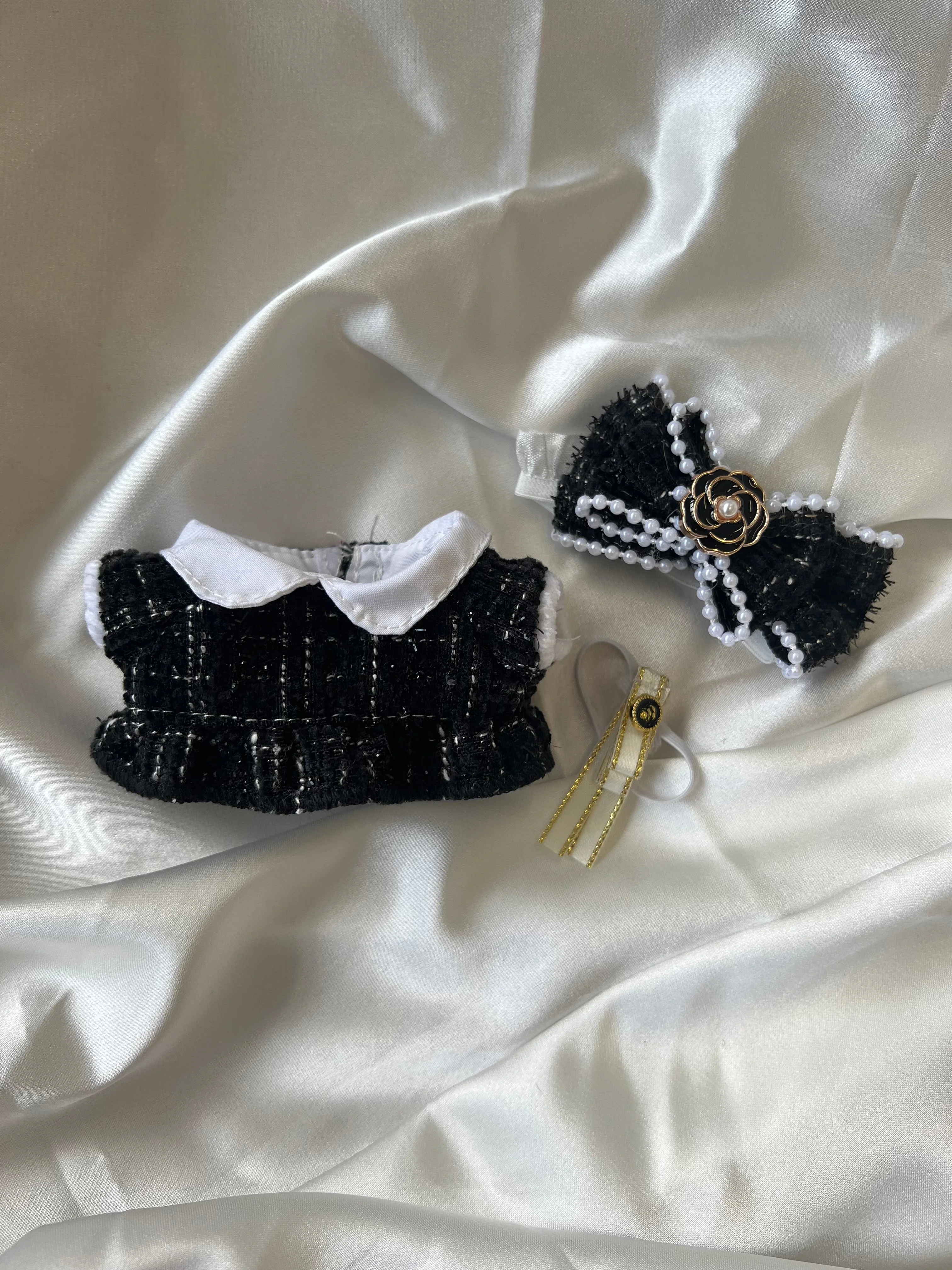 Labubu Tweed Elegance Set - Black Pearl Bow & Gold Brooch Detail - POPBOXSS